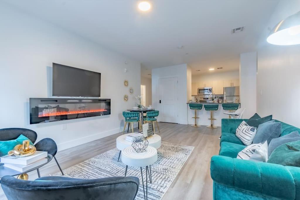 2 Bedroom 2 Bath Suite, Near American Dream And The Airport, Free Parking, King Bed And 2 Queen Beds, Washer And Dryer Orange Exterior foto