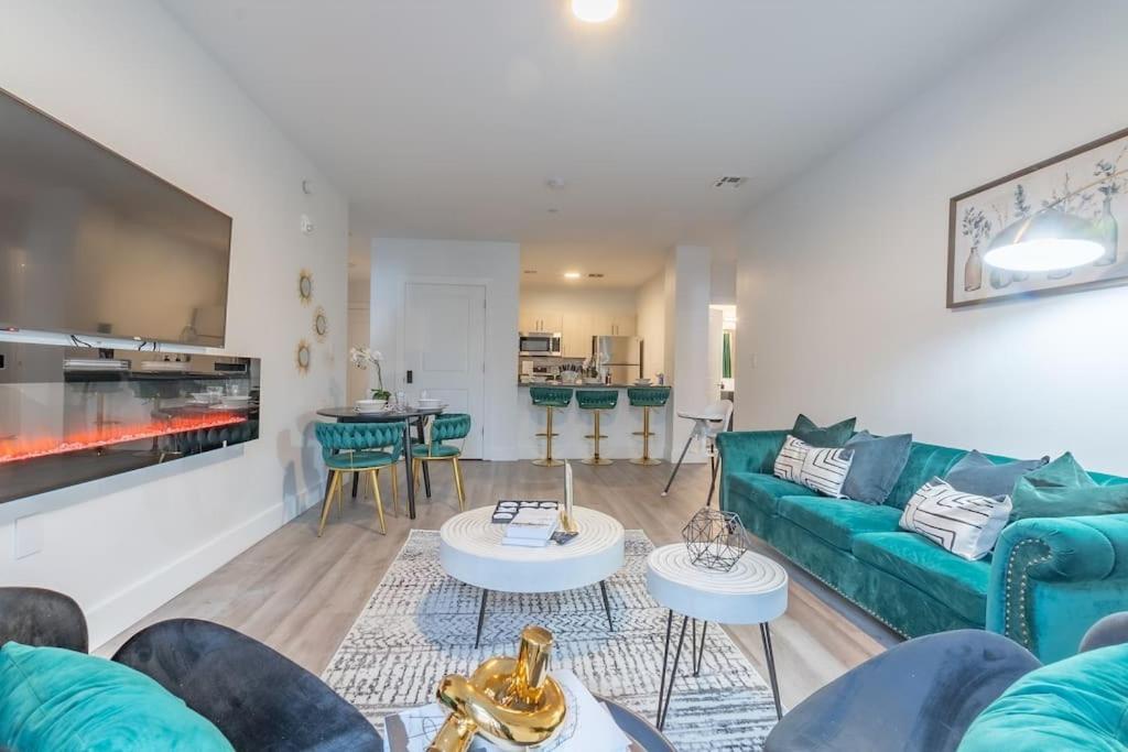 2 Bedroom 2 Bath Suite, Near American Dream And The Airport, Free Parking, King Bed And 2 Queen Beds, Washer And Dryer Orange Exterior foto