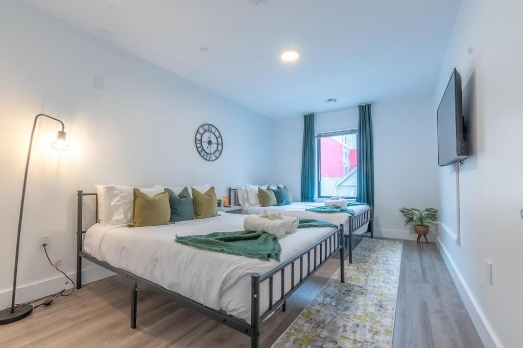 2 Bedroom 2 Bath Suite, Near American Dream And The Airport, Free Parking, King Bed And 2 Queen Beds, Washer And Dryer Orange Exterior foto