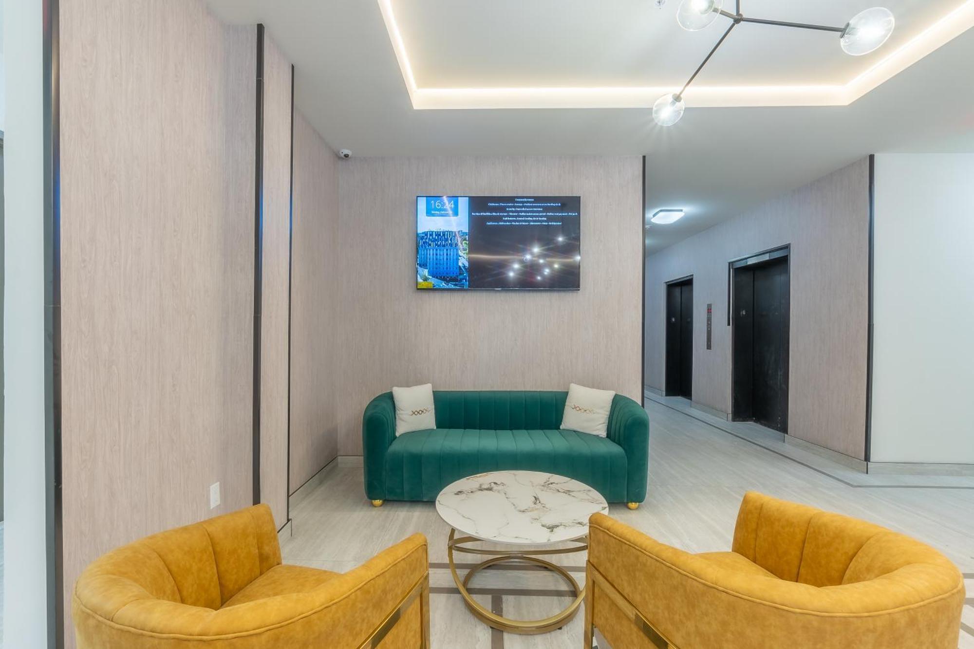 2 Bedroom 2 Bath Suite, Near American Dream And The Airport, Free Parking, King Bed And 2 Queen Beds, Washer And Dryer Orange Exterior foto